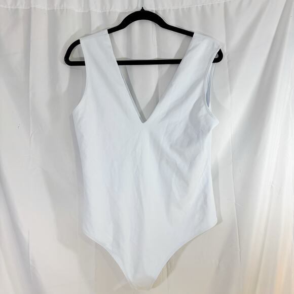 Free People Keep It Sleek Bodysuit White XL V-Neck Low Back Thong - Picture 2 of 7